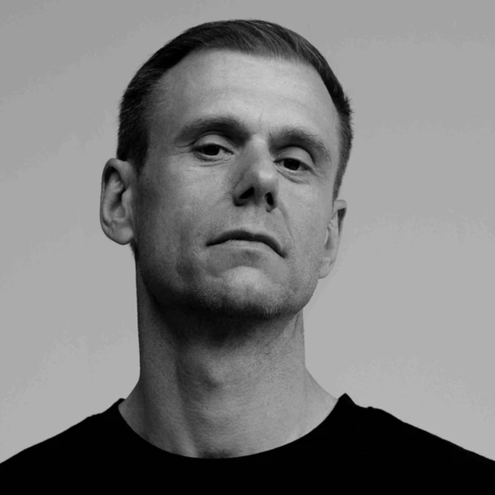 Calvin Harris performing dynamic set with innovative visual effects and crowd interaction